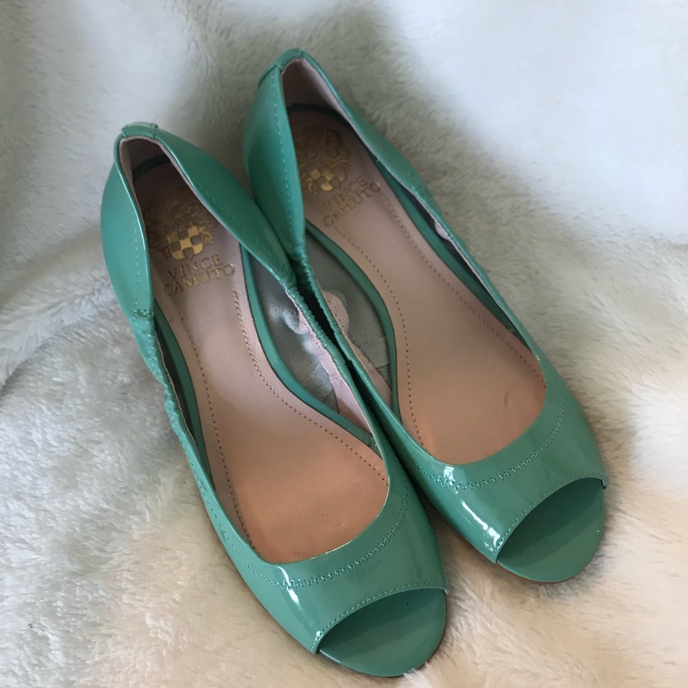 💕VINCE CAMUTO PEEP TOE WEDGE SHOES SIZE 7,5